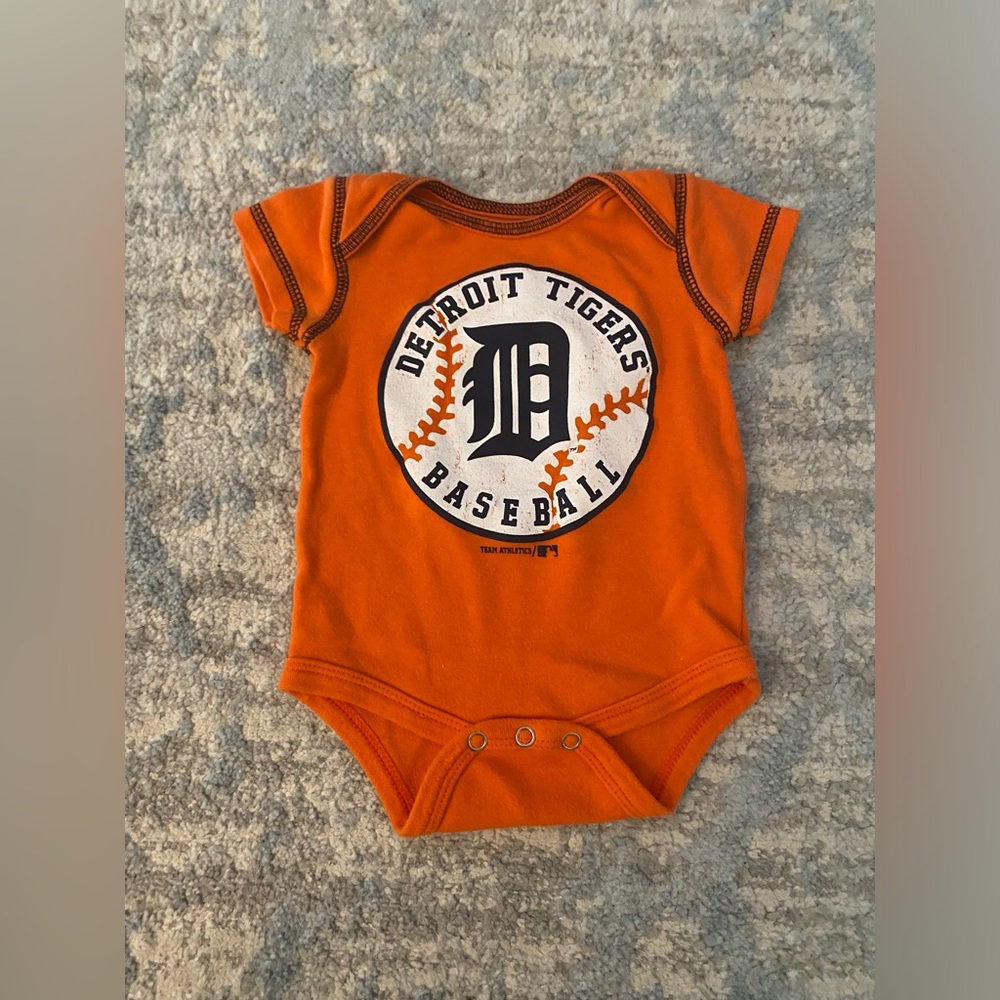MLB Detroit Tigers Baby Outfit - Size 0-3M